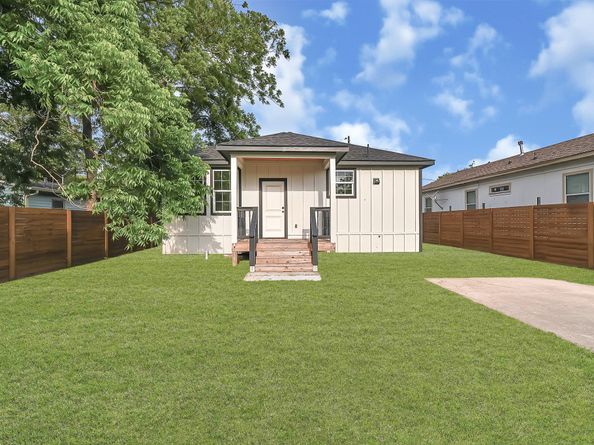 2412 Lucas Street, Houston TX 77026