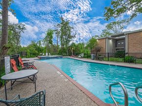 8211 Katy Freeway 19, Houston TX 77024