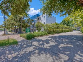 8211 Katy Freeway 19, Houston TX 77024