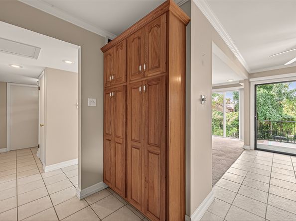 8211 Katy Freeway 19, Houston TX 77024