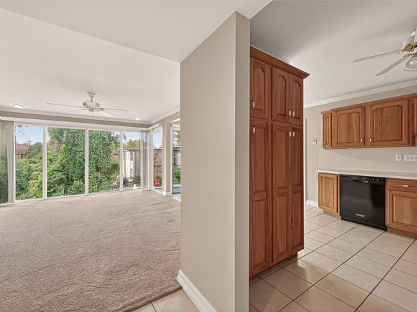 8211 Katy Freeway 19, Houston TX 77024