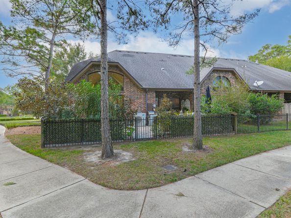 17902 Arapaho Hill Lane, Humble TX 77346