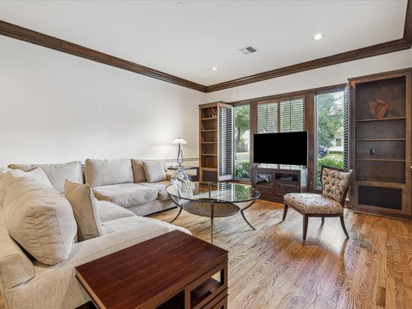 10243 Pineland Drive, Houston TX 77024