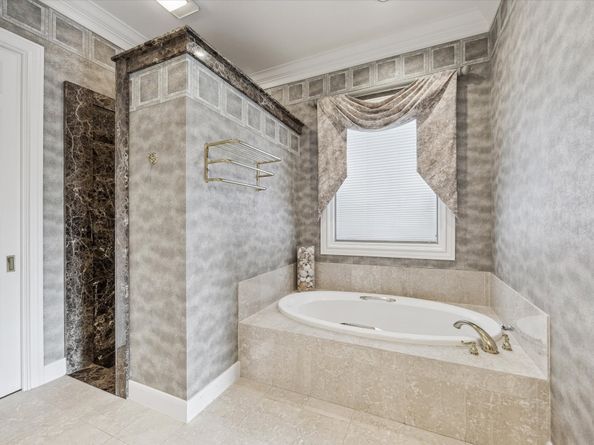 10243 Pineland Drive, Houston TX 77024