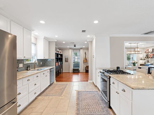 991 Curtin Street, Houston TX 77018