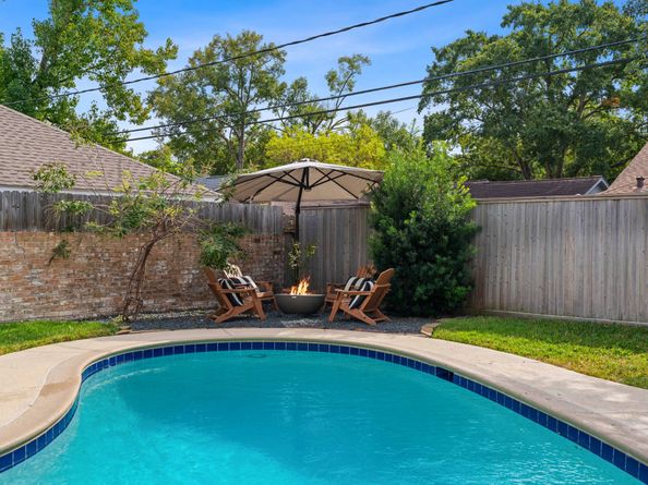 991 Curtin Street, Houston TX 77018