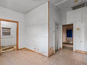 9429 E Avenue H, Houston TX 77012