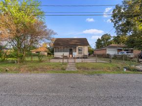 9429 E Avenue H, Houston TX 77012