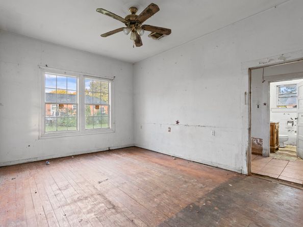 9429 E Avenue H, Houston TX 77012