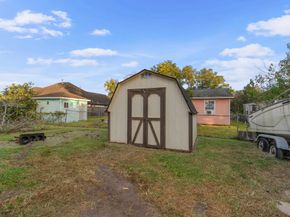 9429 E Avenue H, Houston TX 77012