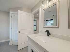 2111 Nina Lee Lane, Houston TX 77018