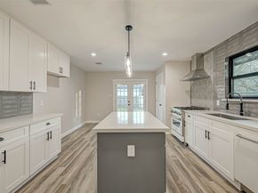 2111 Nina Lee Lane, Houston TX 77018