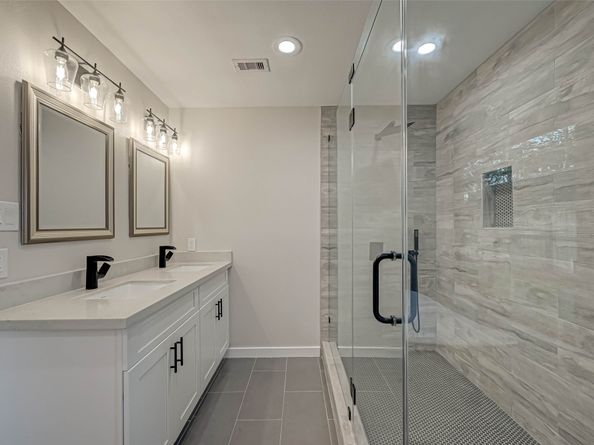 2111 Nina Lee Lane, Houston TX 77018