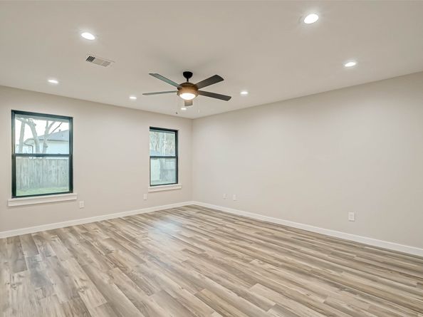 2111 Nina Lee Lane, Houston TX 77018