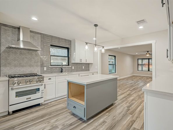 2111 Nina Lee Lane, Houston TX 77018