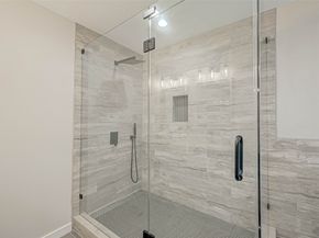 2111 Nina Lee Lane, Houston TX 77018