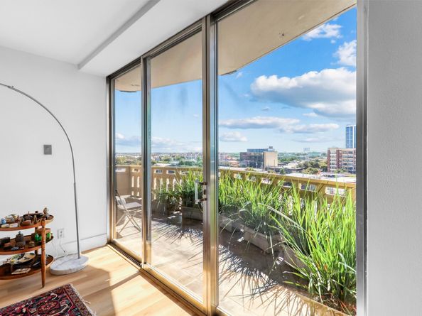 2016 Main Street 722, Houston TX 77002