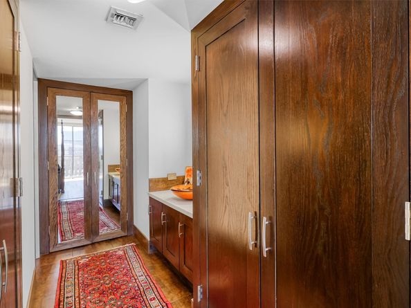 2016 Main Street 722, Houston TX 77002