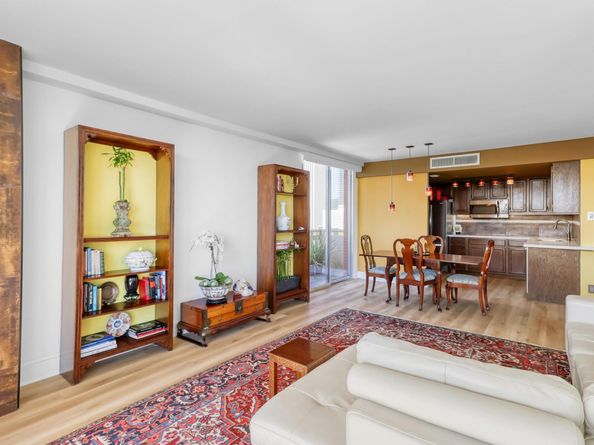 2016 Main Street 722, Houston TX 77002