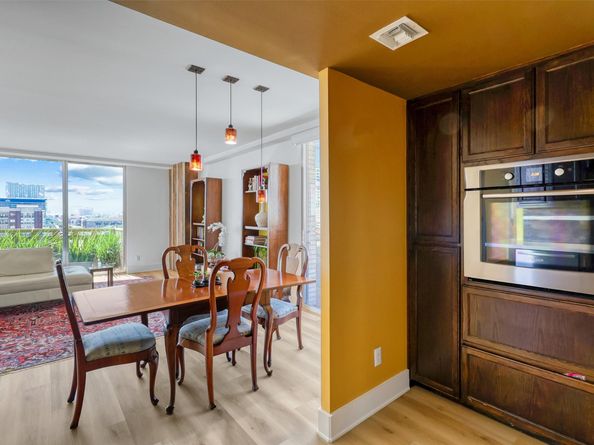 2016 Main Street 722, Houston TX 77002