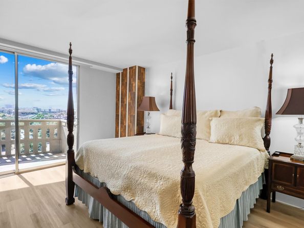 2016 Main Street 722, Houston TX 77002