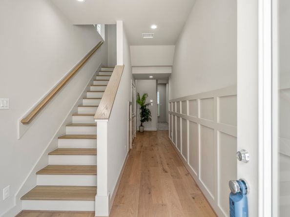 5233 Hillman Street B, Houston TX 77023