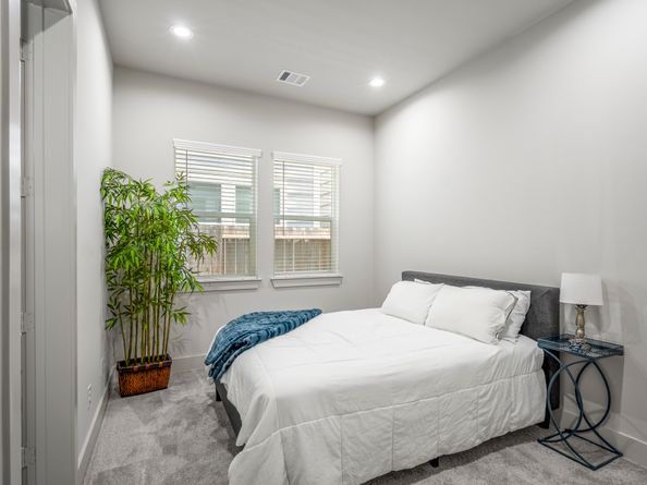 5233 Hillman Street B, Houston TX 77023