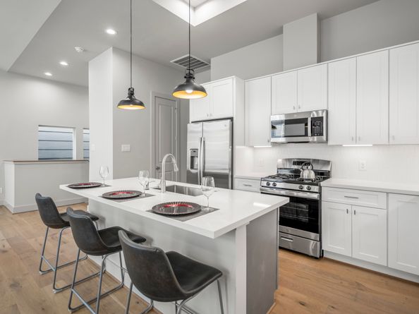 5233 Hillman Street B, Houston TX 77023