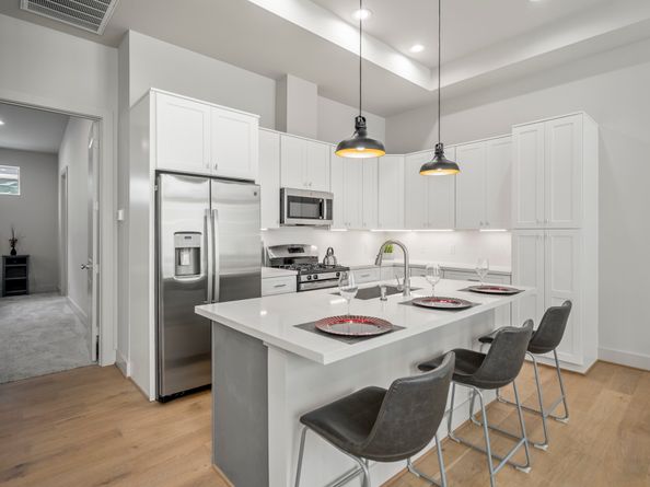 5233 Hillman Street B, Houston TX 77023