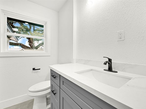 8631 Mcdade Street, Houston TX 77080