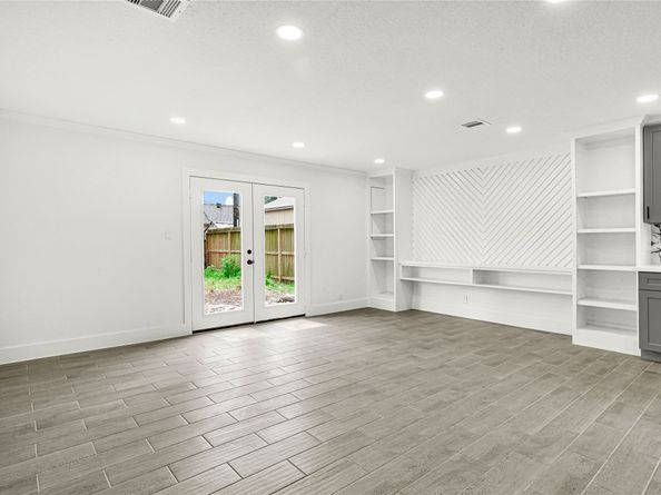 8631 Mcdade Street, Houston TX 77080