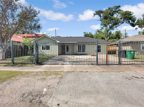 2919 Cochran Street, Houston TX 77009