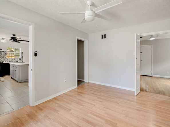 2919 Cochran Street, Houston TX 77009