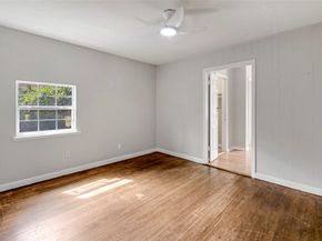 2919 Cochran Street, Houston TX 77009