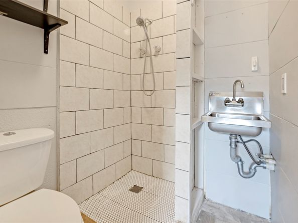 2919 Cochran Street, Houston TX 77009