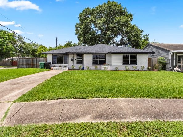 4303 Dacca Drive, Houston TX 77047