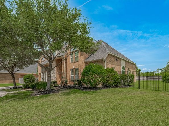 16011 Maple Shores Drive, Houston TX 77044