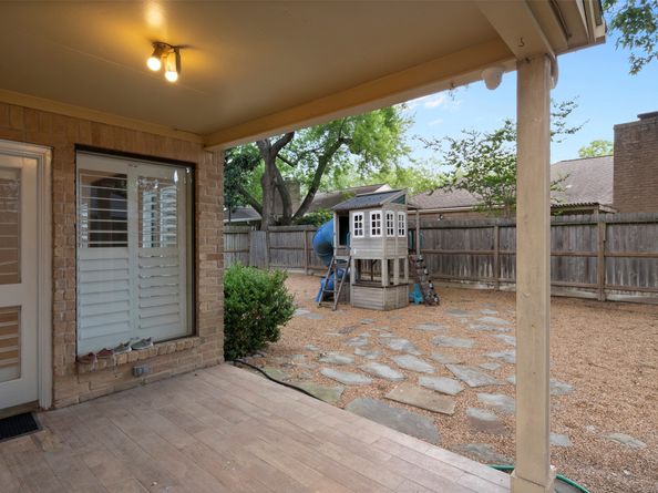 310 W Fair Harbor Lane, Houston TX 77079