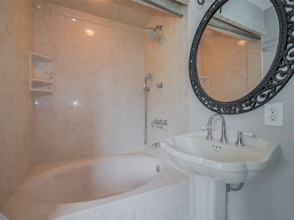 5243 Stillbrooke Drive, Houston TX 77096