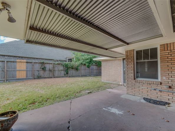 5243 Stillbrooke Drive, Houston TX 77096