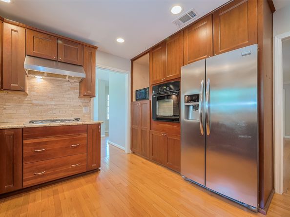 5243 Stillbrooke Drive, Houston TX 77096