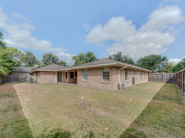 5243 Stillbrooke Drive, Houston TX 77096