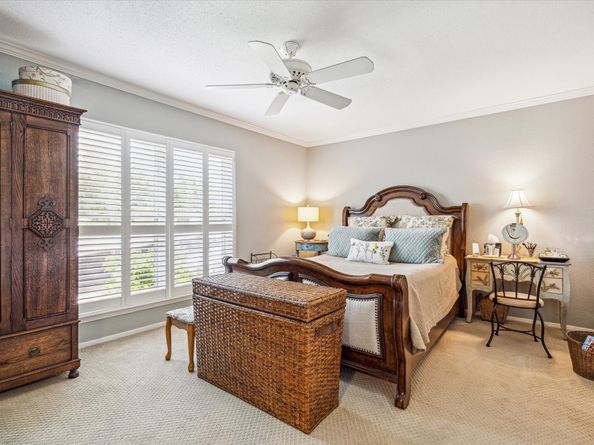 2238 S Piney Point Road 204, Houston TX 77063