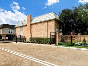 2238 S Piney Point Road 204, Houston TX 77063