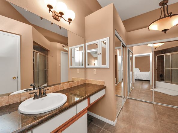 15 Lakeridge Drive, The Woodlands TX 77381