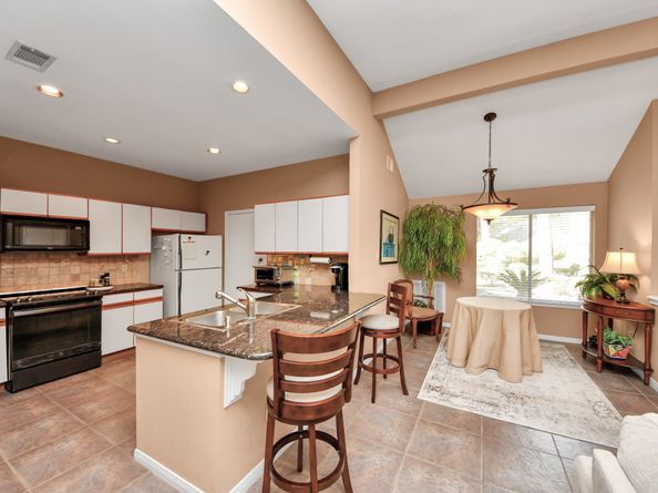 15 Lakeridge Drive, The Woodlands TX 77381