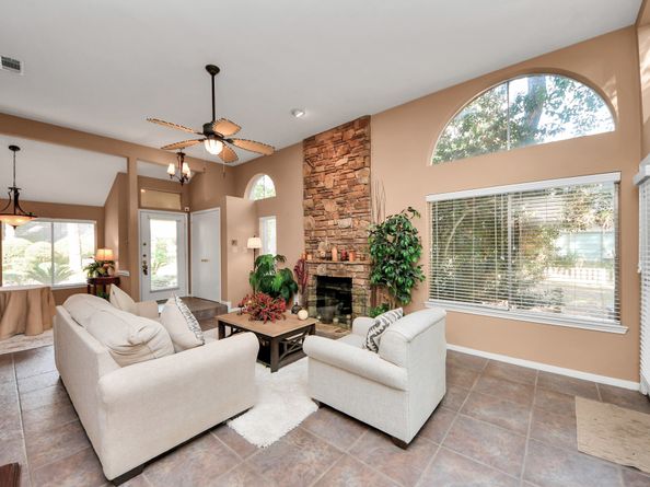 15 Lakeridge Drive, The Woodlands TX 77381