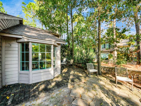 15 Lakeridge Drive, The Woodlands TX 77381
