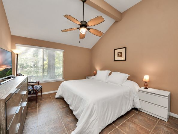 15 Lakeridge Drive, The Woodlands TX 77381