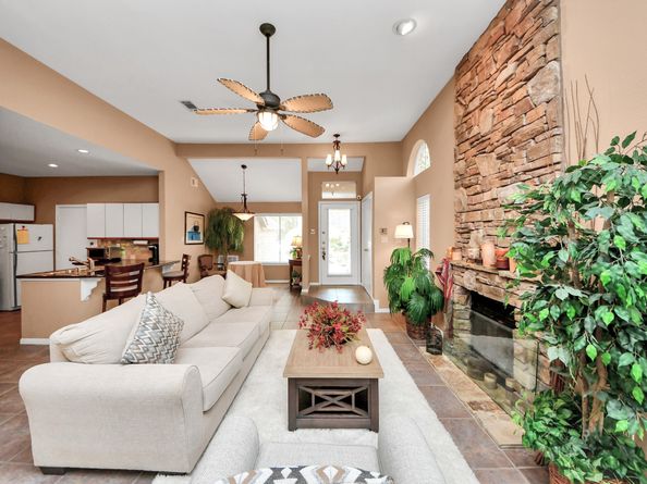 15 Lakeridge Drive, The Woodlands TX 77381